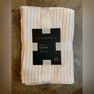 NWT Cloth Napkin Set